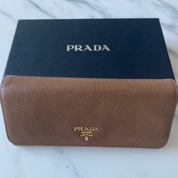 Gorgeous, authentic Prada camel leather wallet - Picture 1 of 14